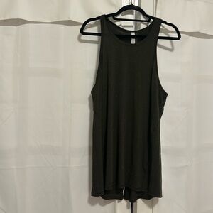 Lululemon size 8 workout tank